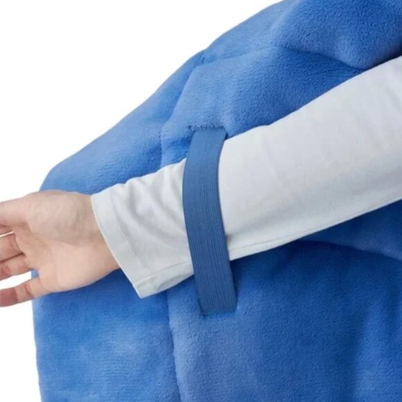 Hands Free Weatherproof Vintage Summit Outdoor Blanket - Picture 3 of 5